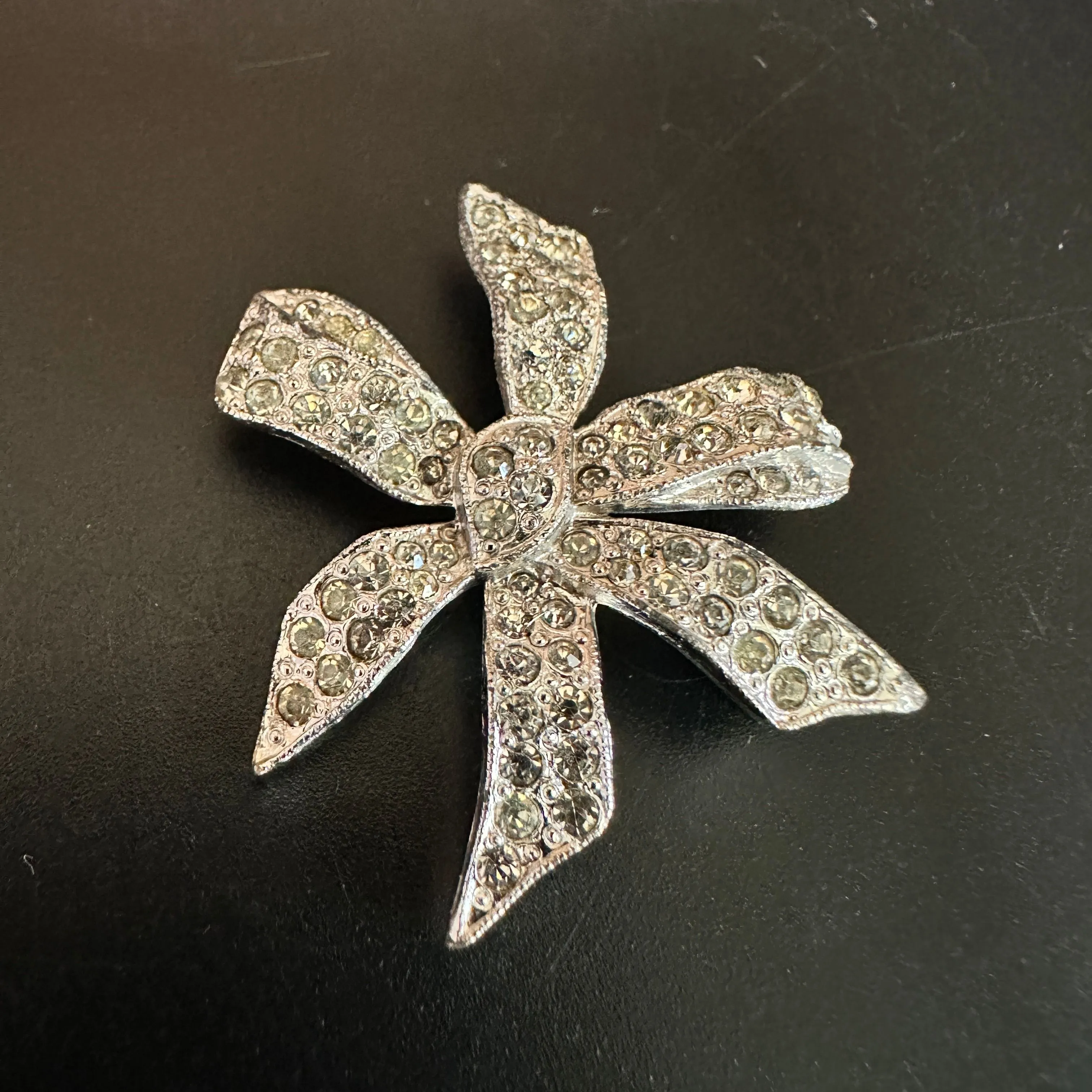 Product image for RARE Vintage Trifari Rhinestone Bow Brooch KFT / KTF Krussman Fishel
