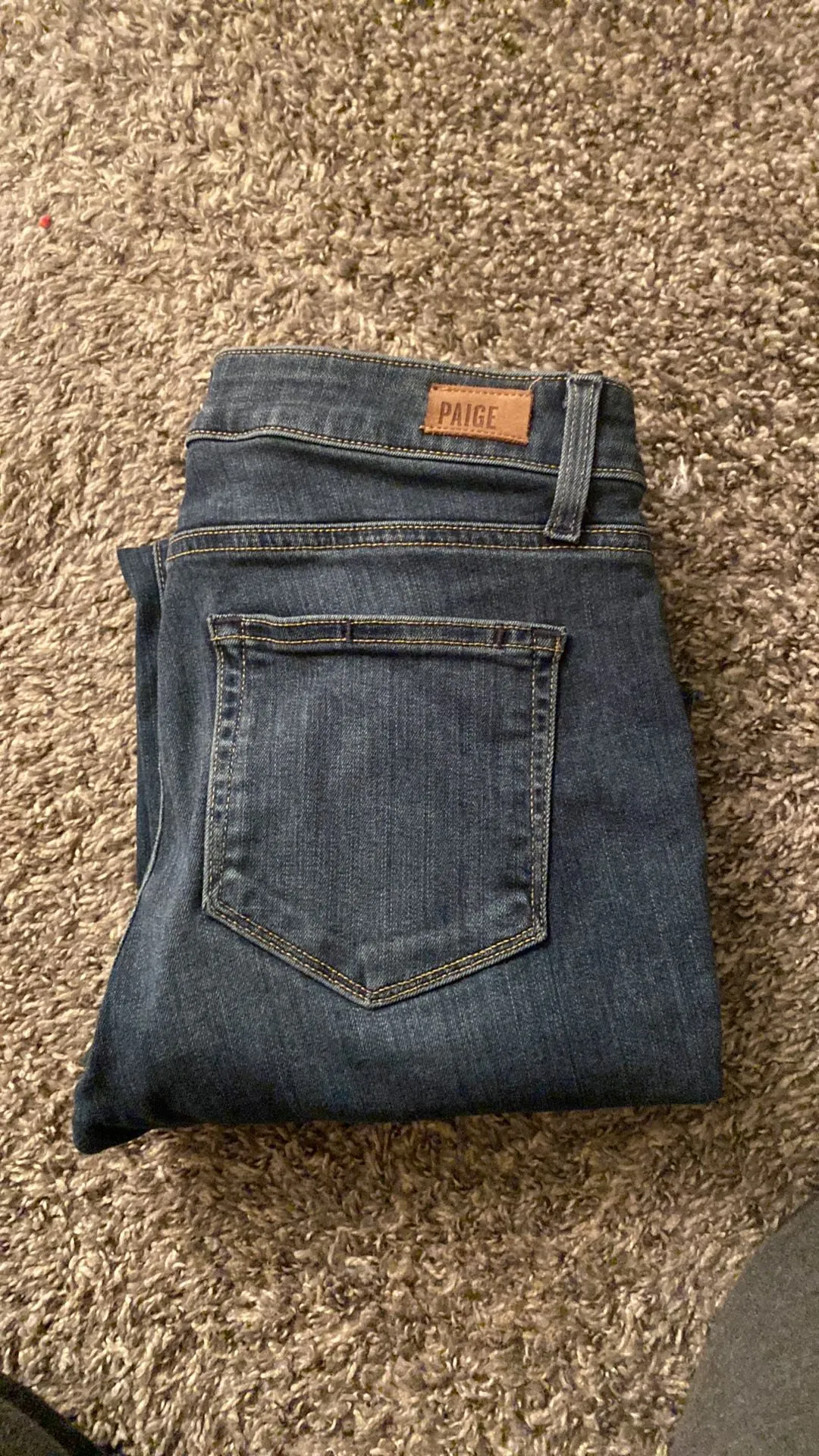 Listing Image Blurred Background