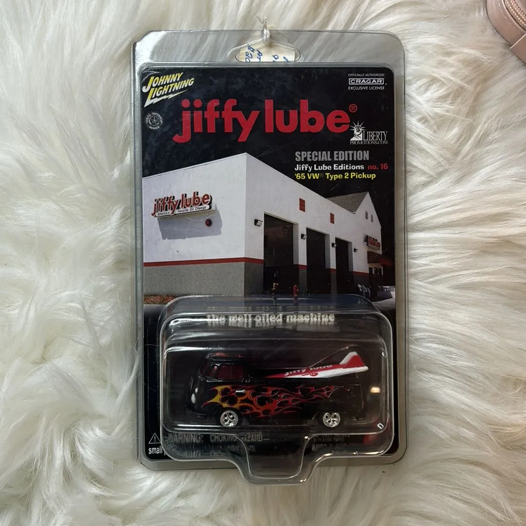 Product image for Johnny Lightning Jiffy Lube Special Edition '65 VW Type 2 Pickup No. 16