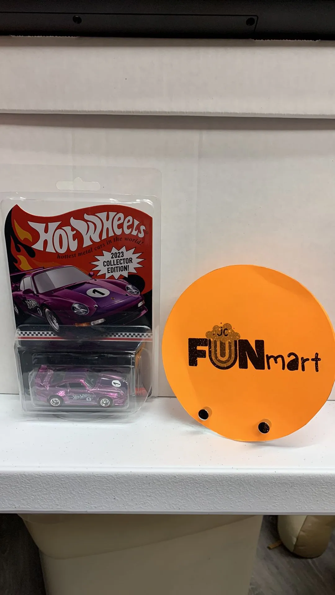 Product image for Hot Wheels 2023 Collector Edition Porsche 993 GT2. Purple