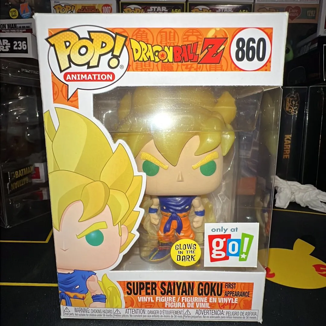 Product image for Super Saiyan Goku (Glows in the Dark)