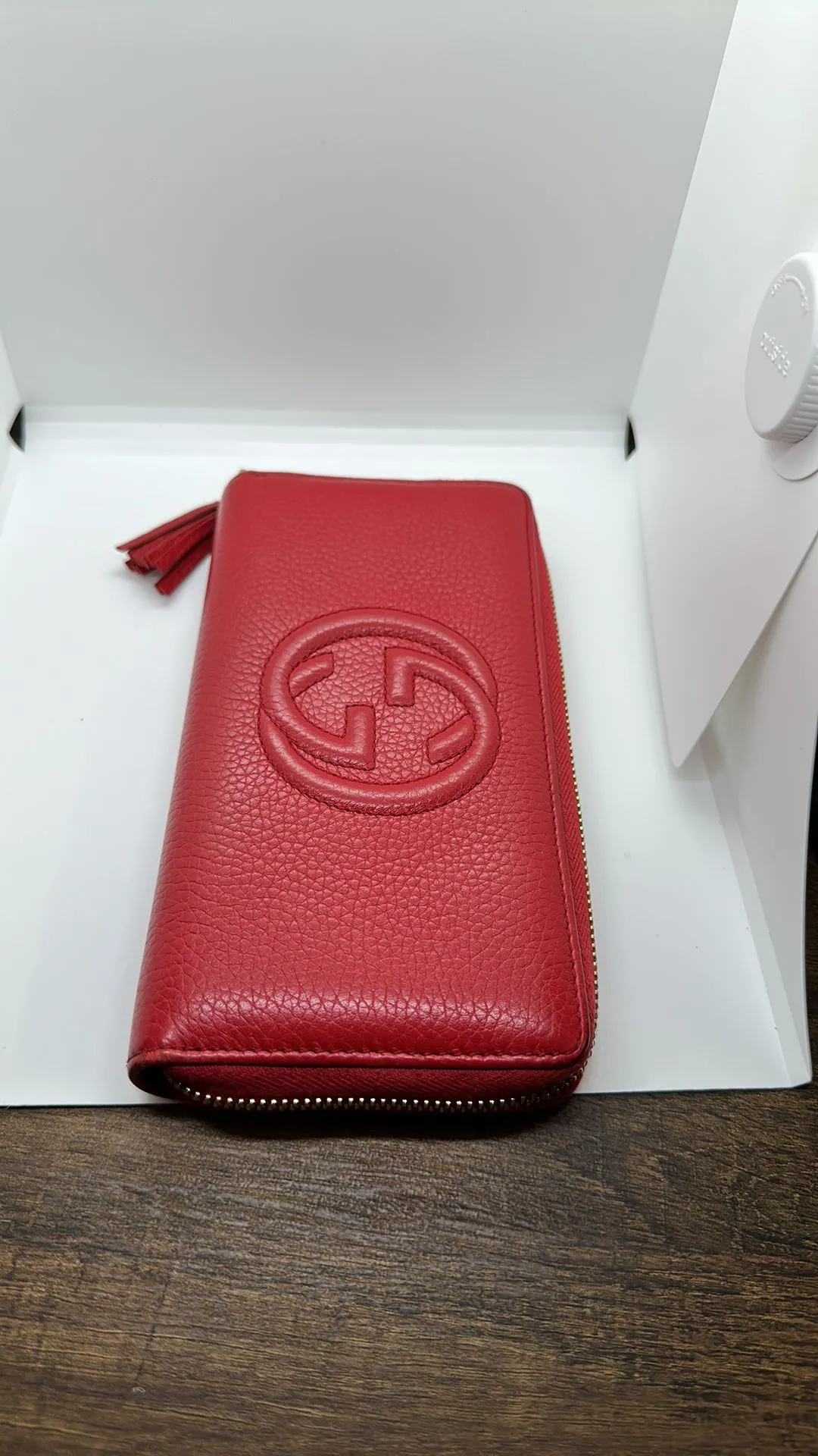 Product image for #54 big Gucci zippy wallet