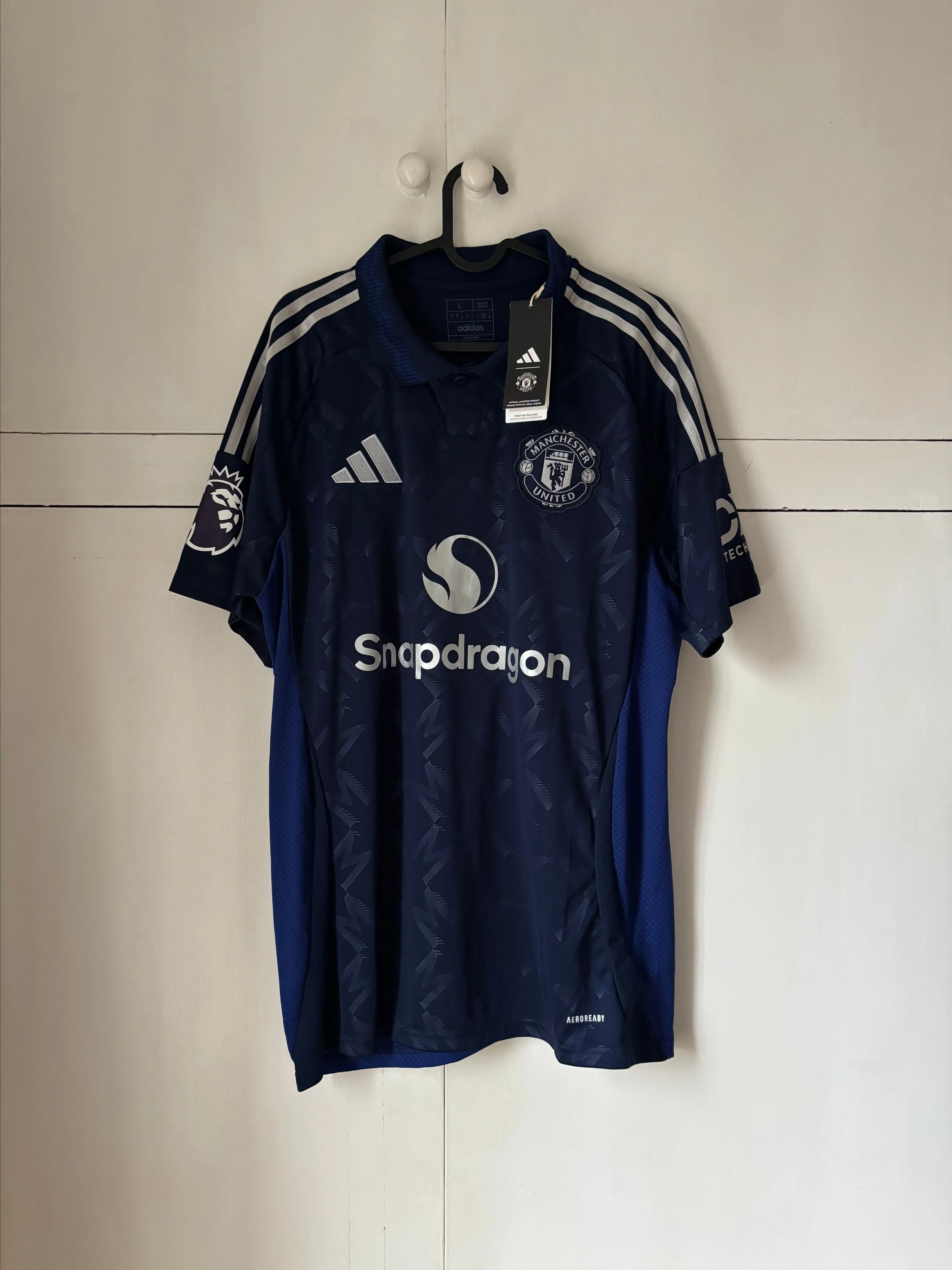 Product image for 2024-25 Manchester United Away Shirt DALOT #20 *BNWT* L