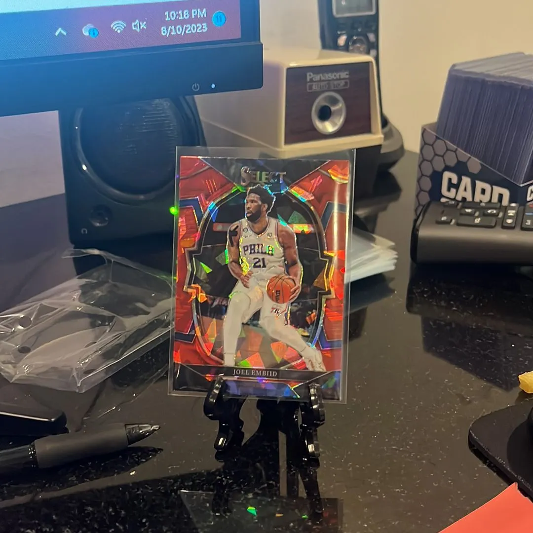 Product image for Joel Embiid Red Cracked Ice #47 Select