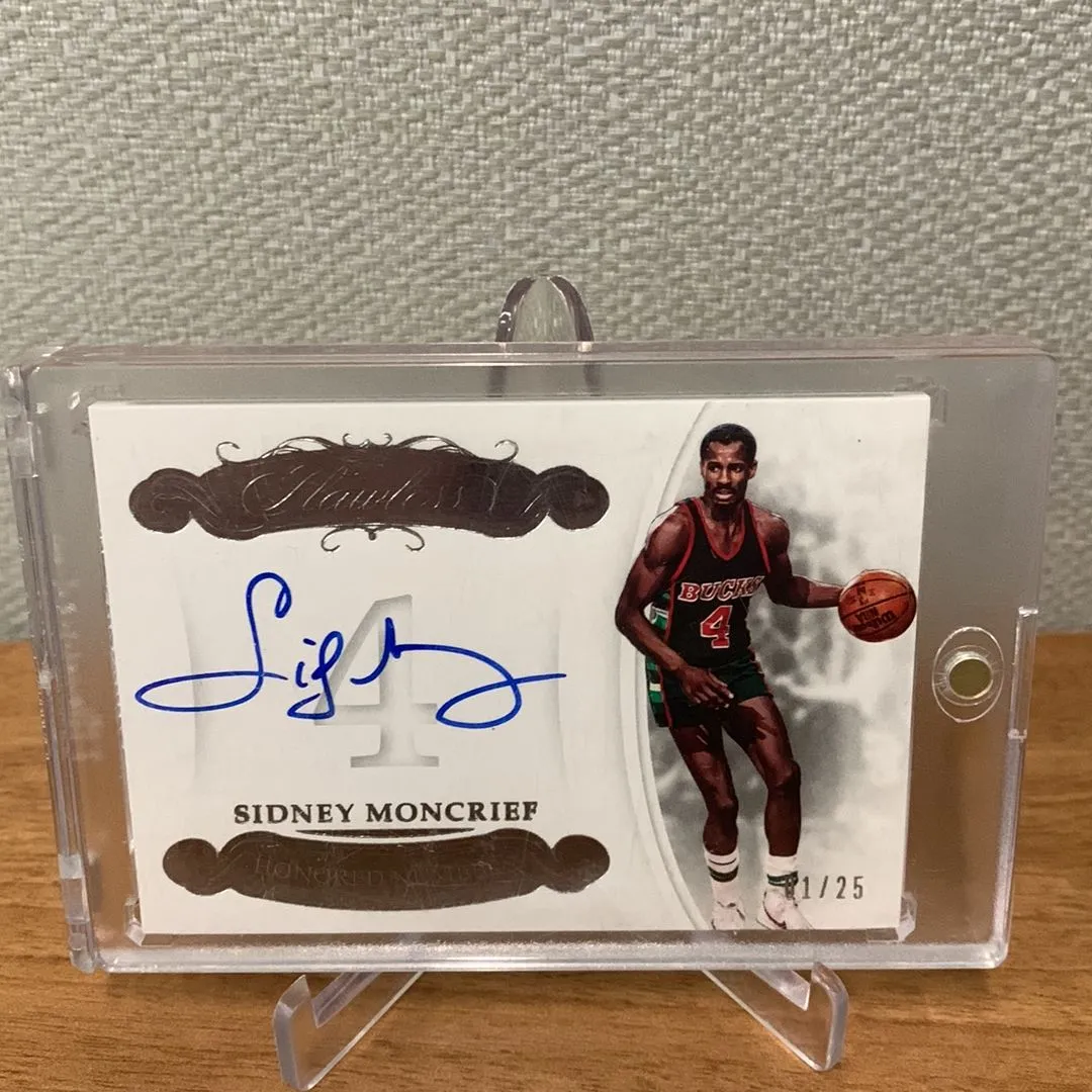 Product image for 2017 Sidney Moncrief Flawless Honared numbers /25 auto Arkansas/Bucks
