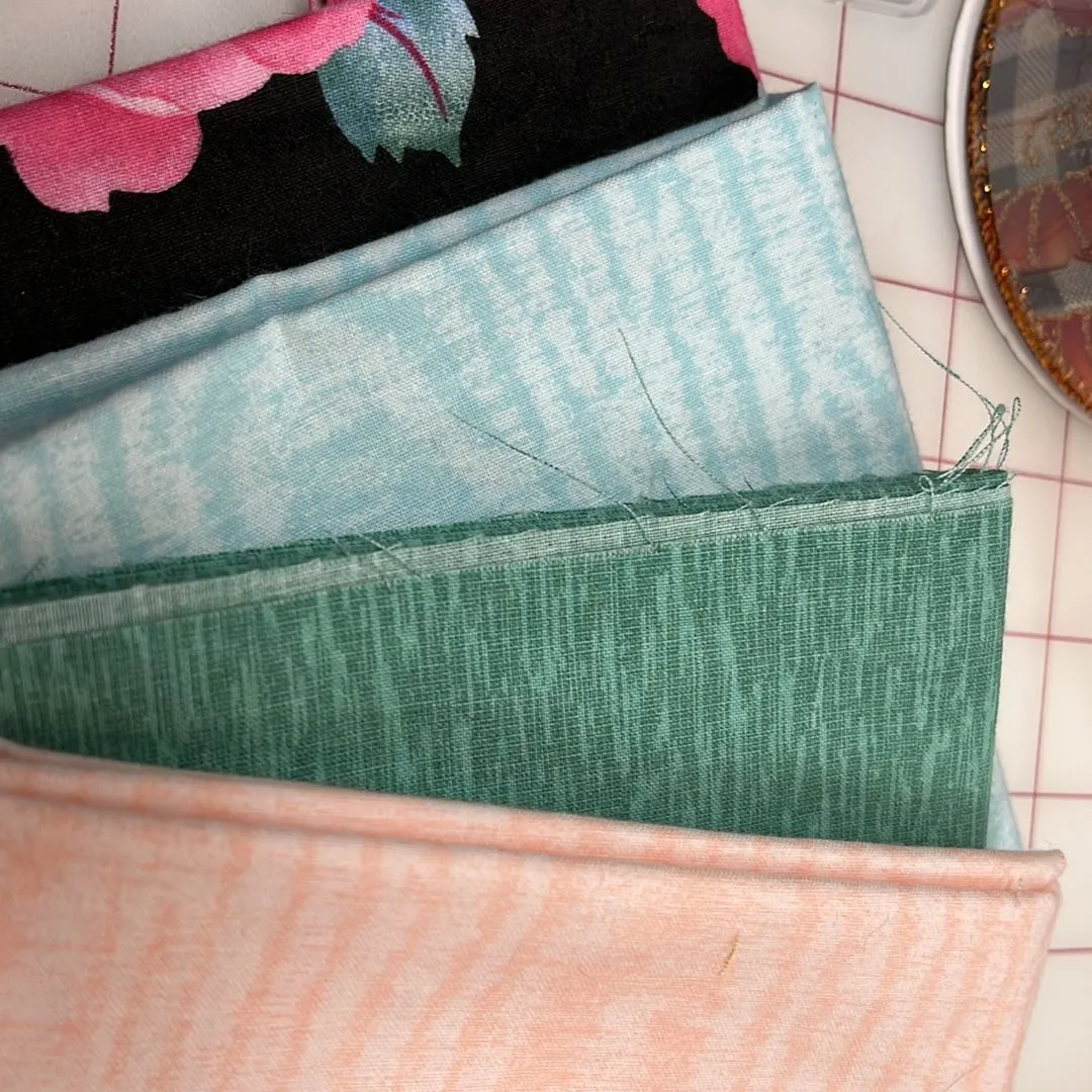Product image for 100% cotton fat quarter bundle