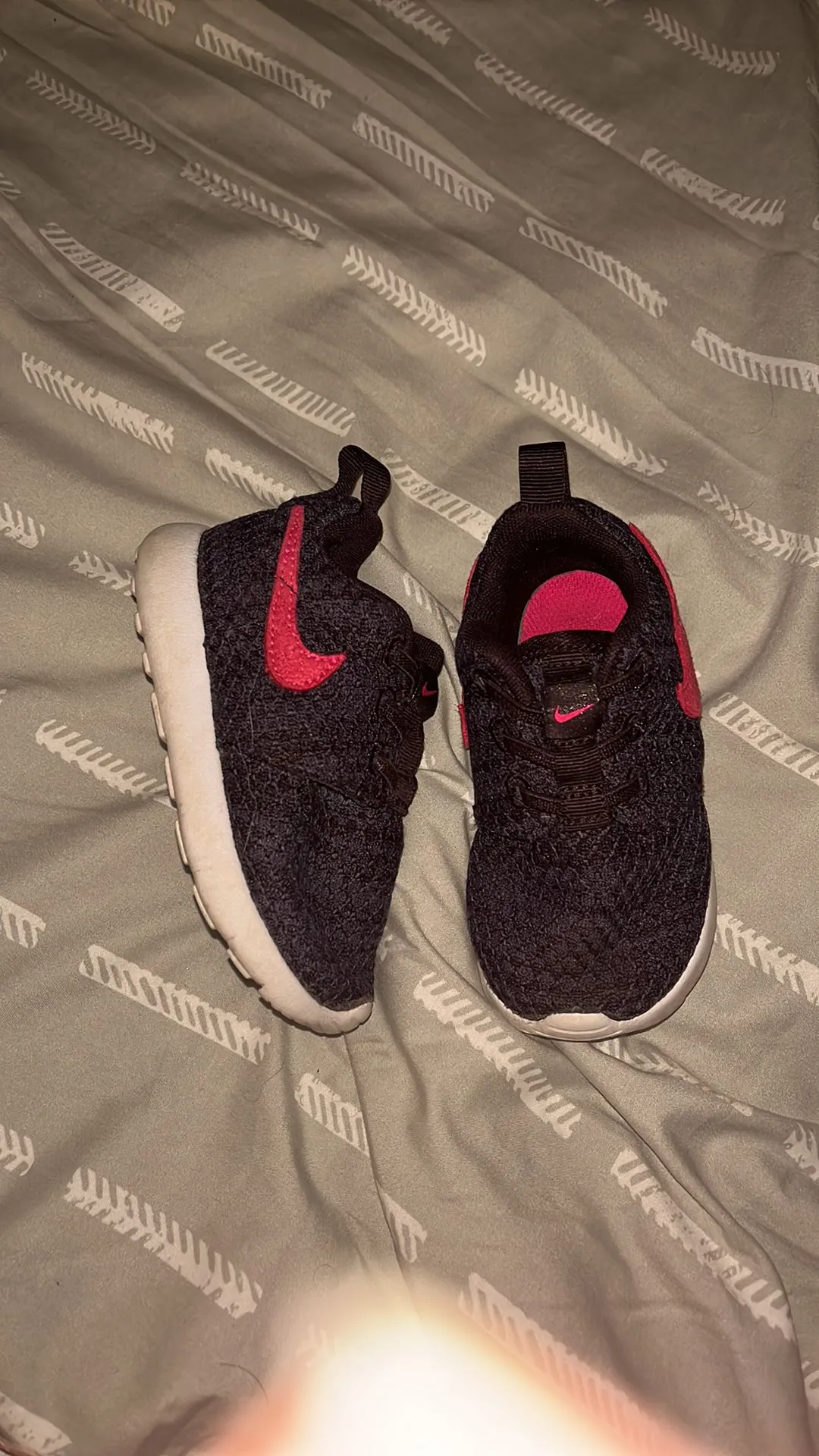 Product image for 6c Nike roshes
