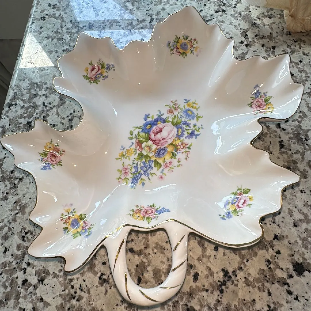 Product image for Vintage J. Godinger Porcelain Leaf Serving Dish