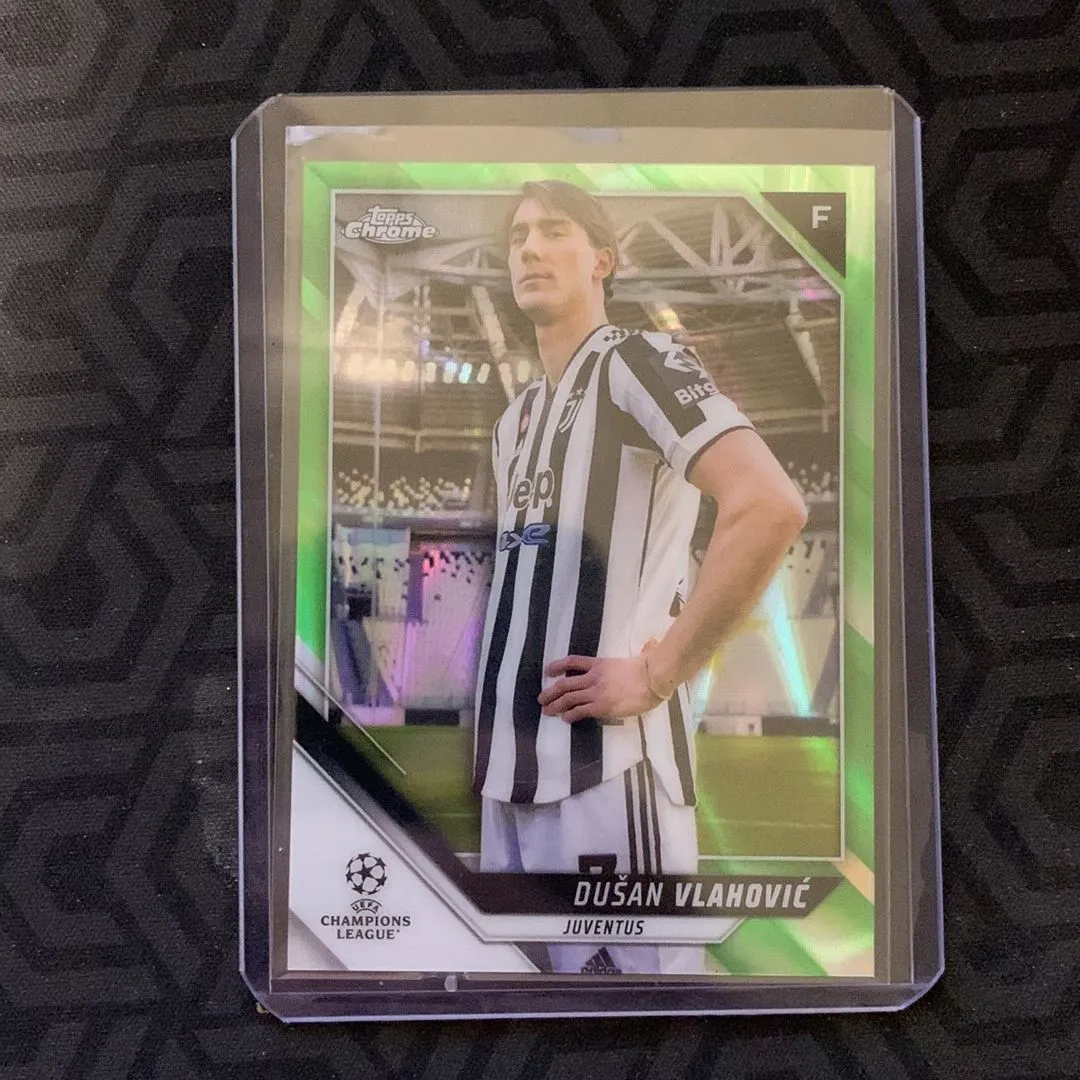 Product image for 2021-22 Topps Chrome UEFA Dusan Vlahovic Neon Green Lava