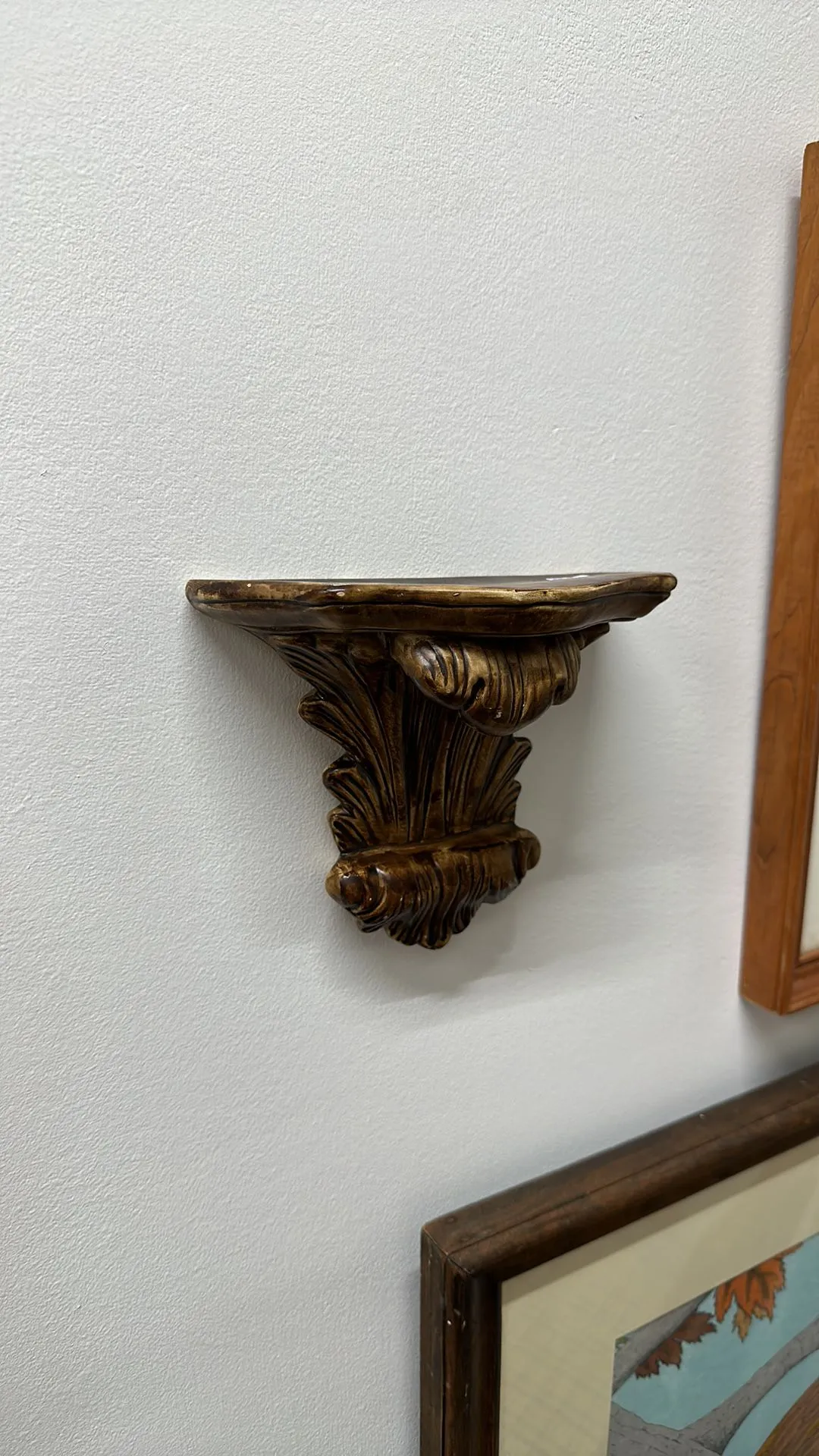 Product image for Pair of porcelain acanthus leaf wall brackets