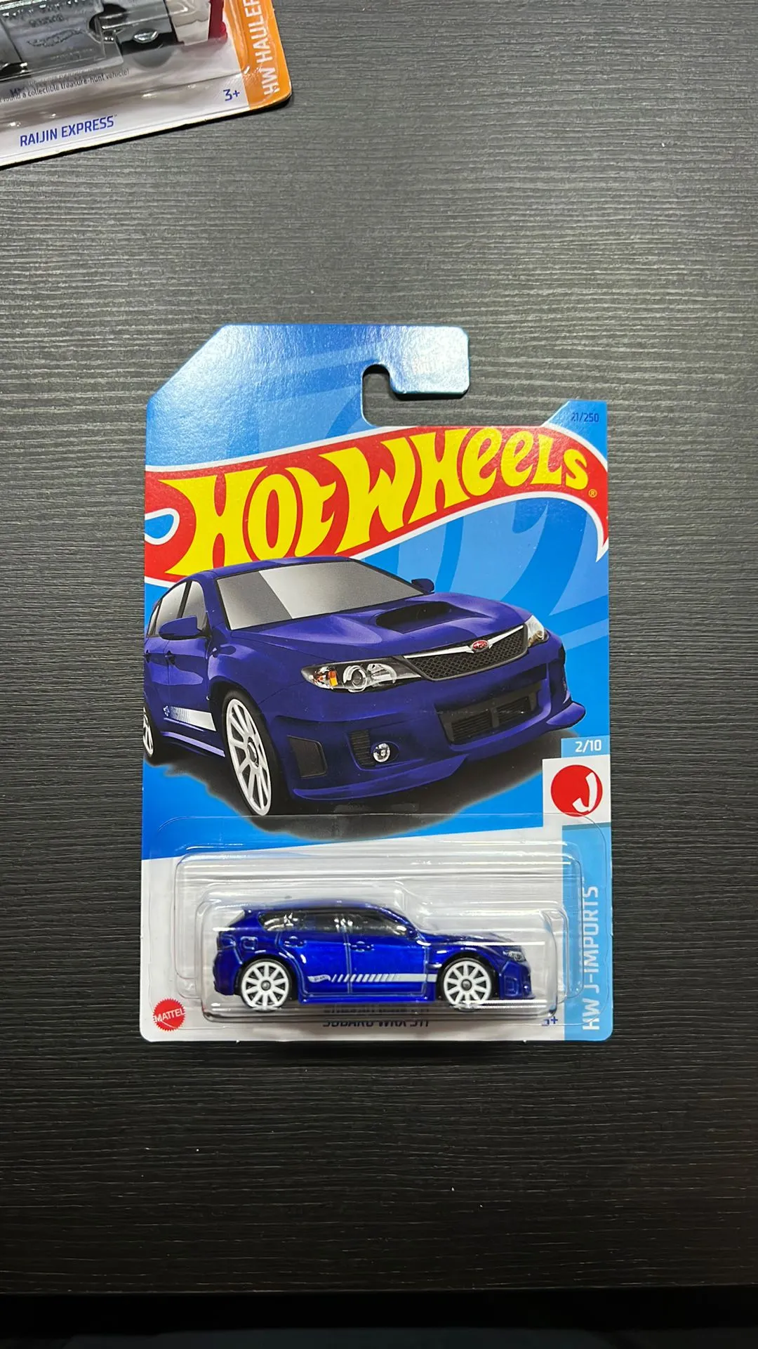 Listing Image Blurred Background