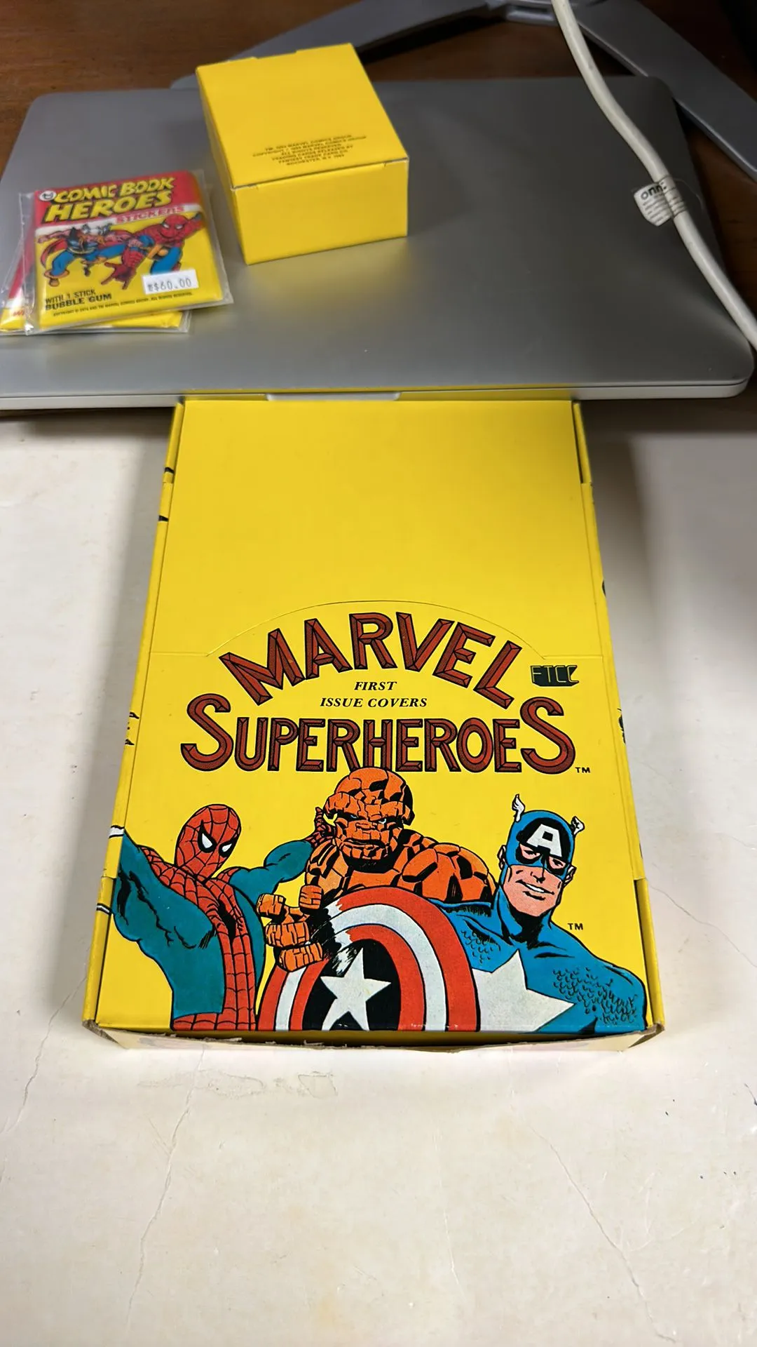 Product image for Marvel superheroes first issue covers 1984, full box 36 packs ￼
