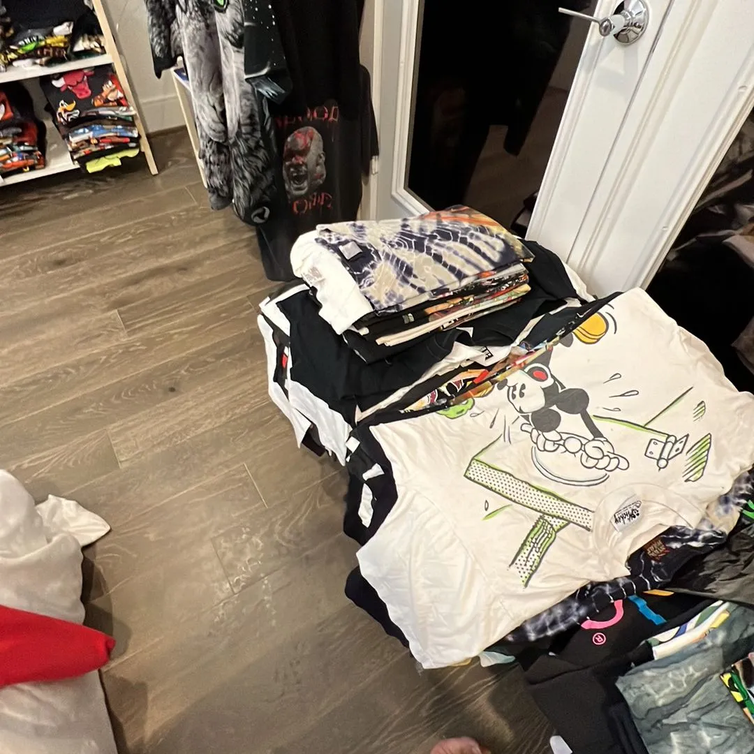 Product image for Sneaks BIN #4