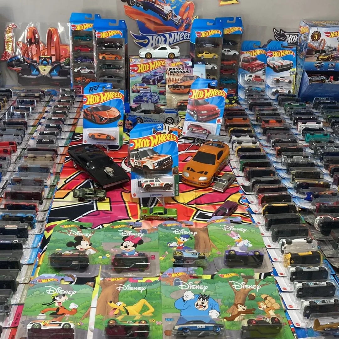 Product image for Hot wheels Disney set of 8 2017 gbb44-0910
