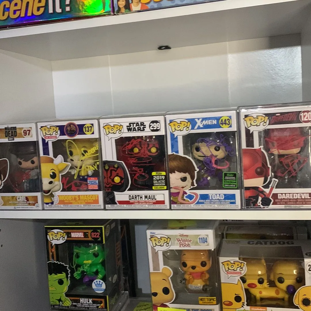 Product image for Signed pops