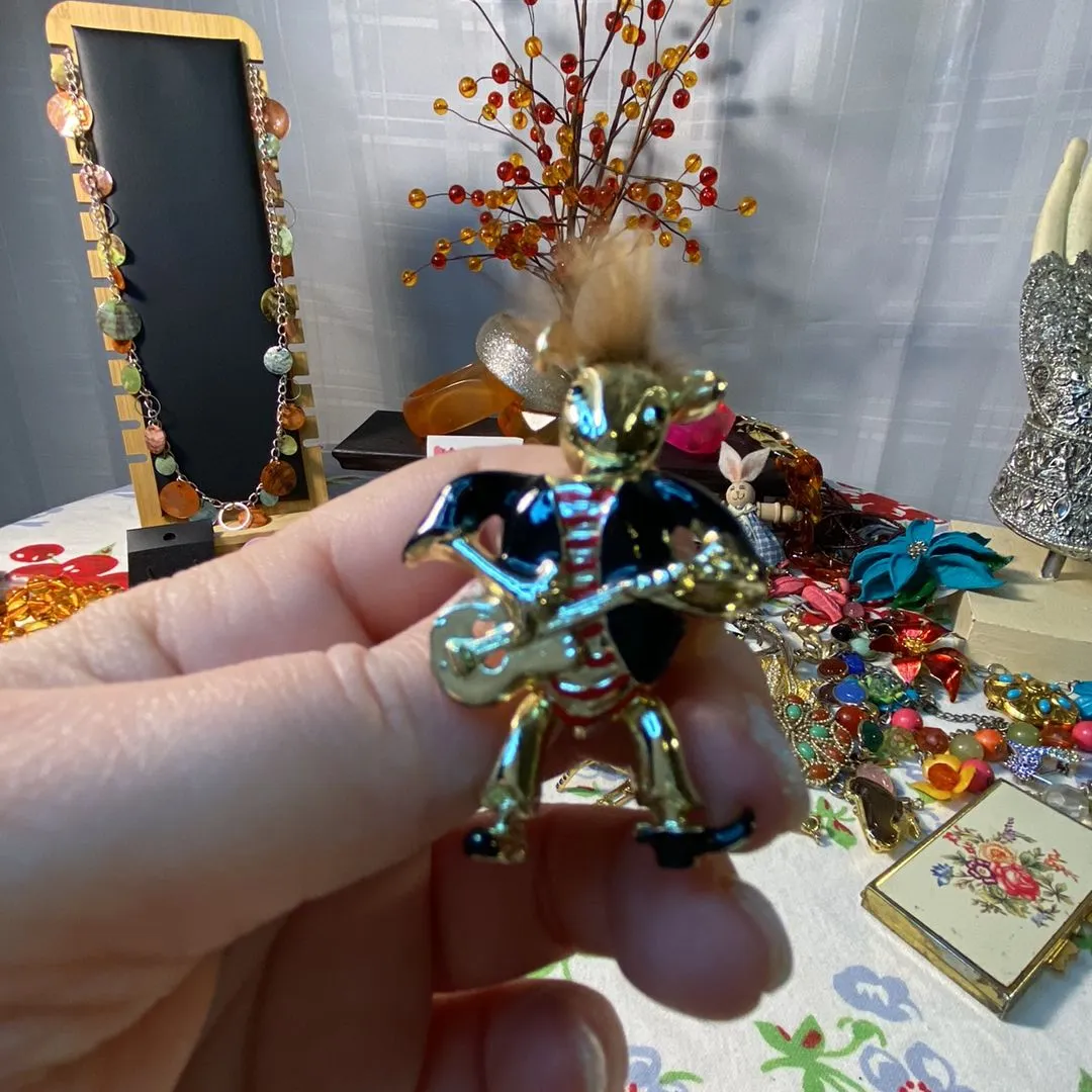 Product image for Vintage Beetle's commemorative pin