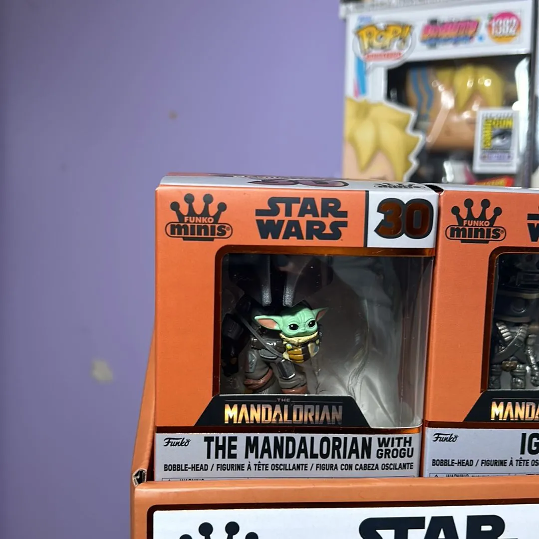 Product image for THE MANDALORIAN With GROGU 30