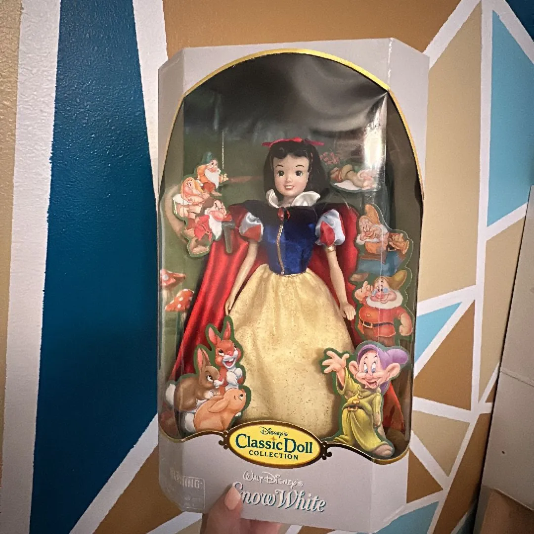 Product image for Vintage Snow White Classic Doll Collection