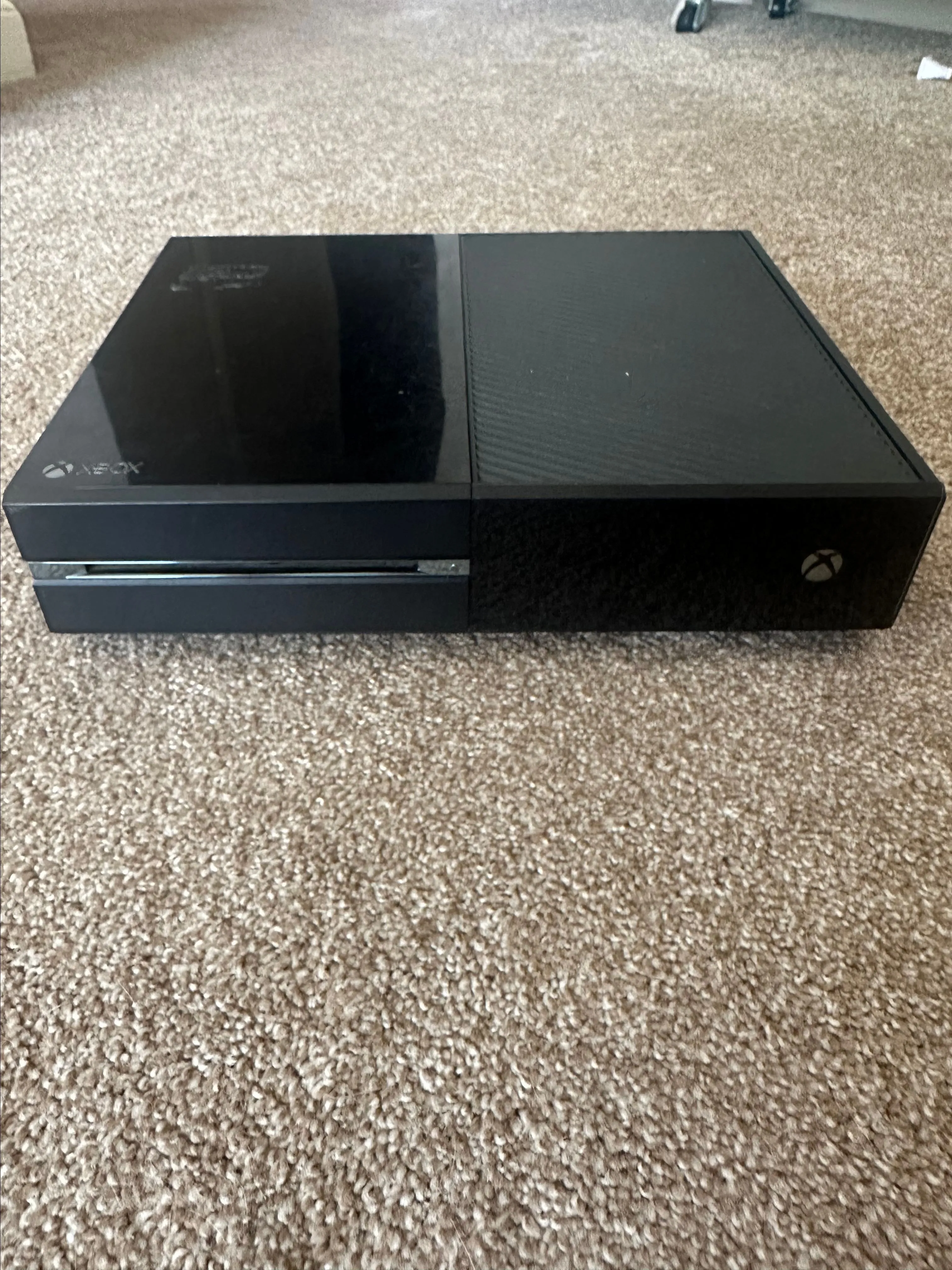 Product image for Microsoft Xbox One 500GB Console - (5C5-00025) - UNTESTED - FOR REPAIR/PARTS