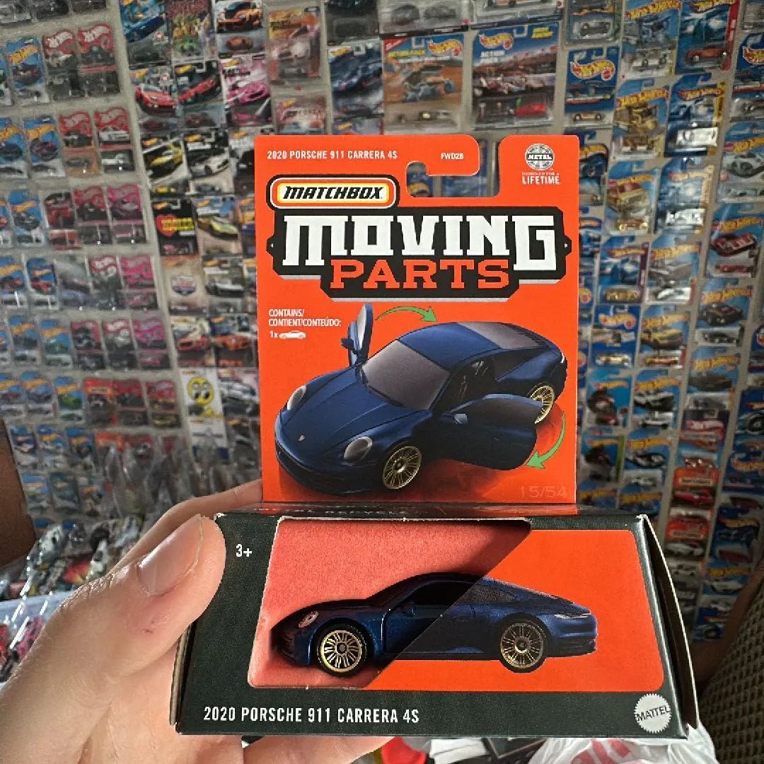 Product image for Matchbox moving parts Porsche 911 Carrera 4S