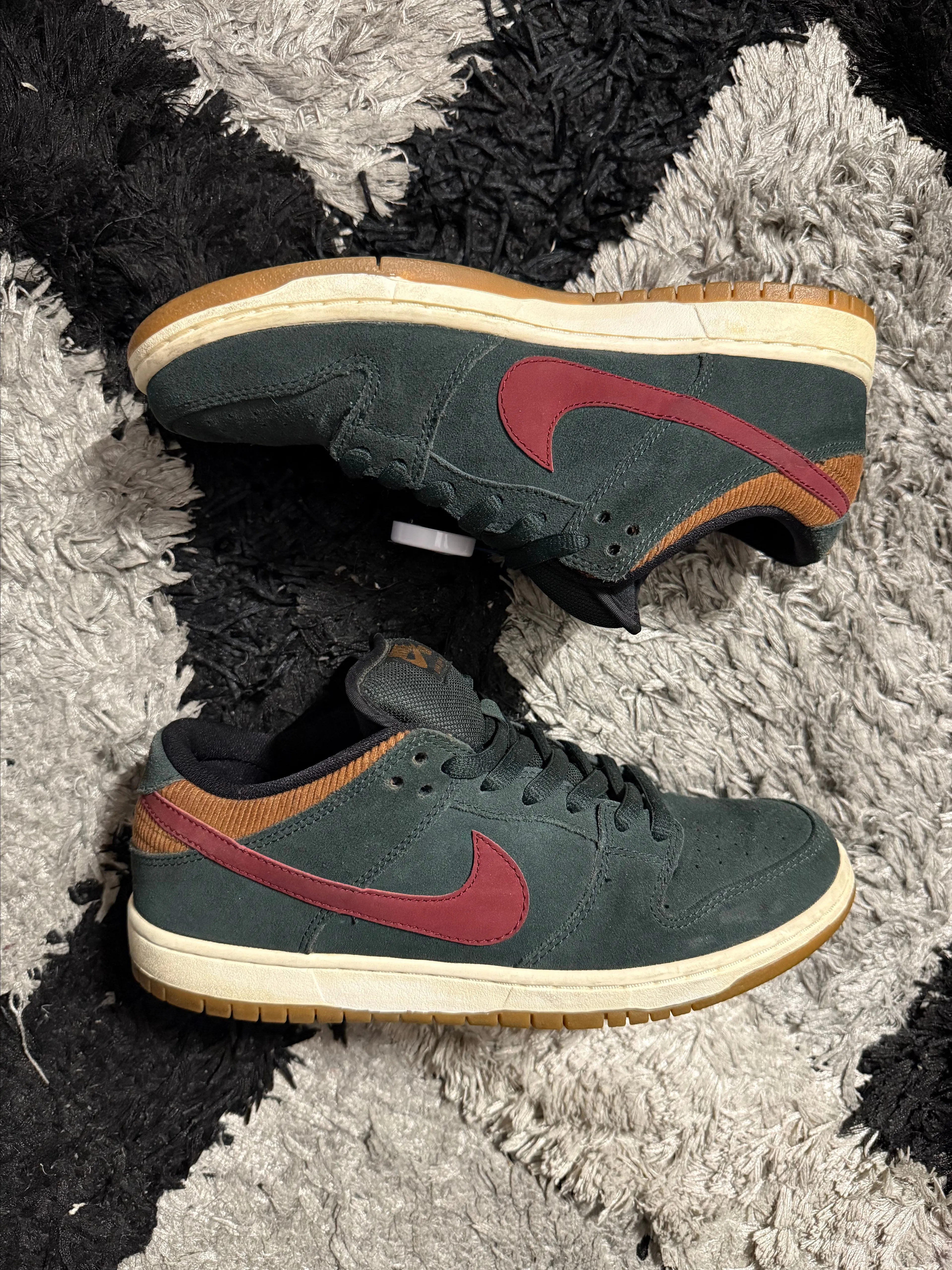nike dunk sb low corduroy ale brown