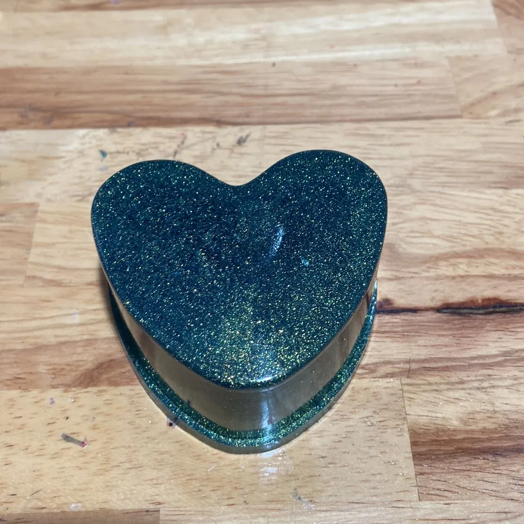 Product image for Epoxy resin small heart shaped box