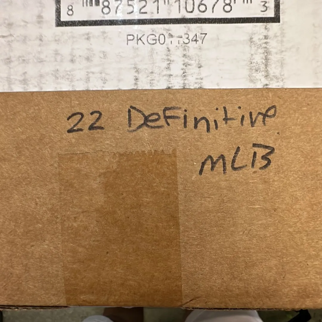Product image for ‼️‼️22 TOPPS DEFINITIVE‼️‼️