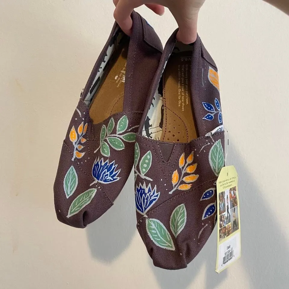 Product image for Classic Tom’s shoes