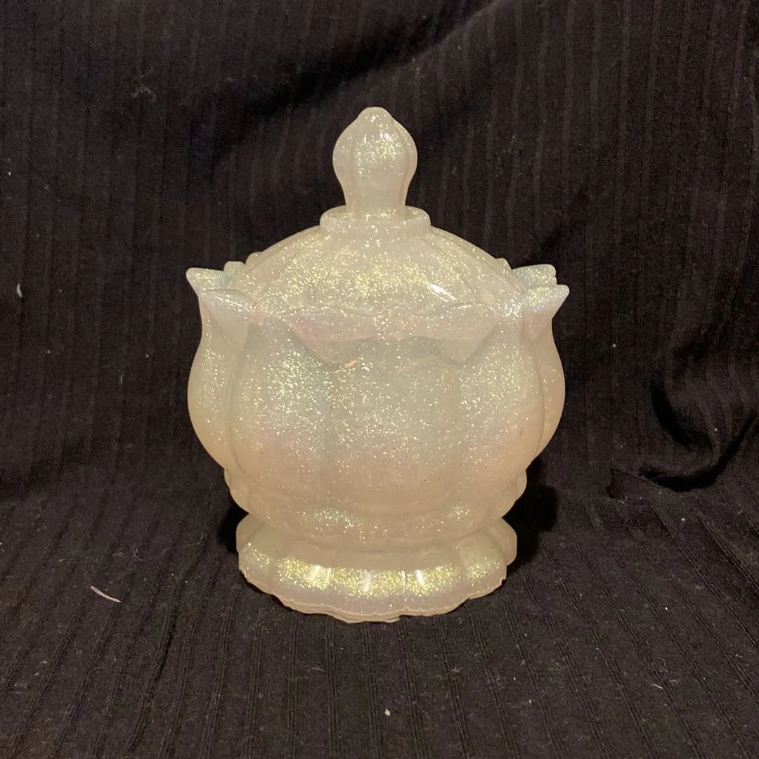 Product image for Epoxy resin crystal white lotus container