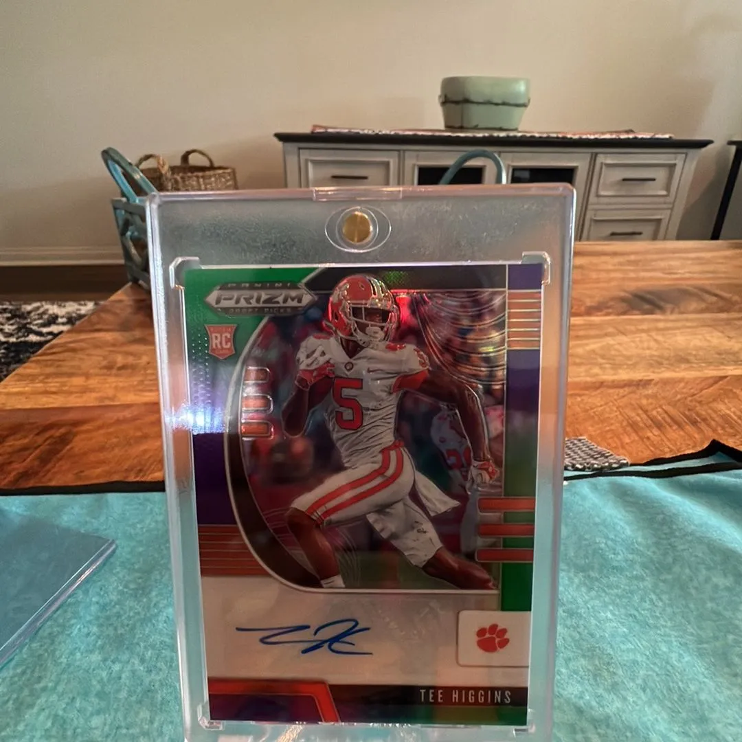 Product image for 2020 Prizm Draft Picks Rookie  -Purple and Green Tee Higgins Clemson RC Auto /199
