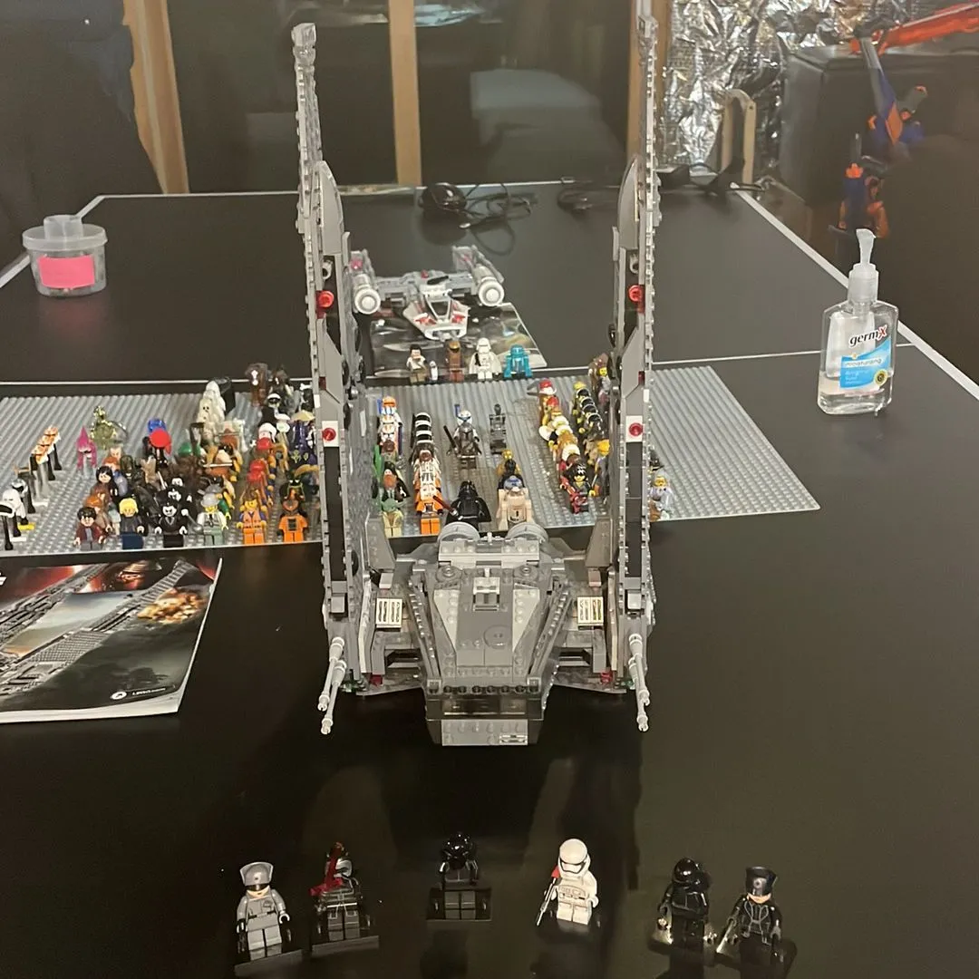 Product image for Lego Star Wars Kylo REN’s Command Shuttle (2015 version)