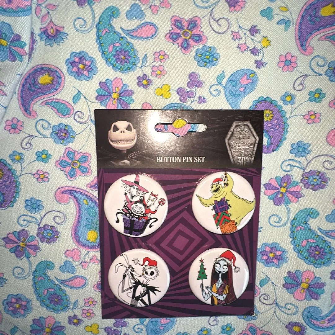 Product image for NBC Holiday Buttons/pins 4 pack