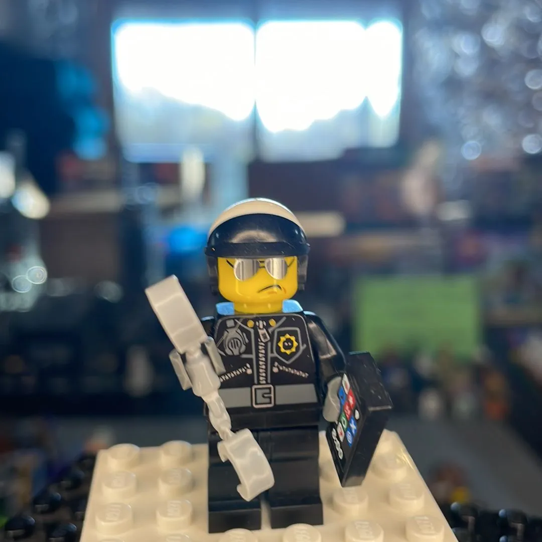 Product image for Lego Movie Bad Cop (with phone)