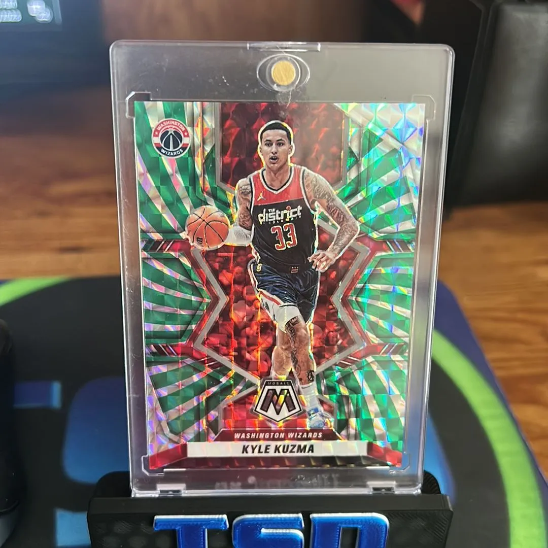 Product image for 2021-22 Mosaic Green #68 Kyle Kuzma /10