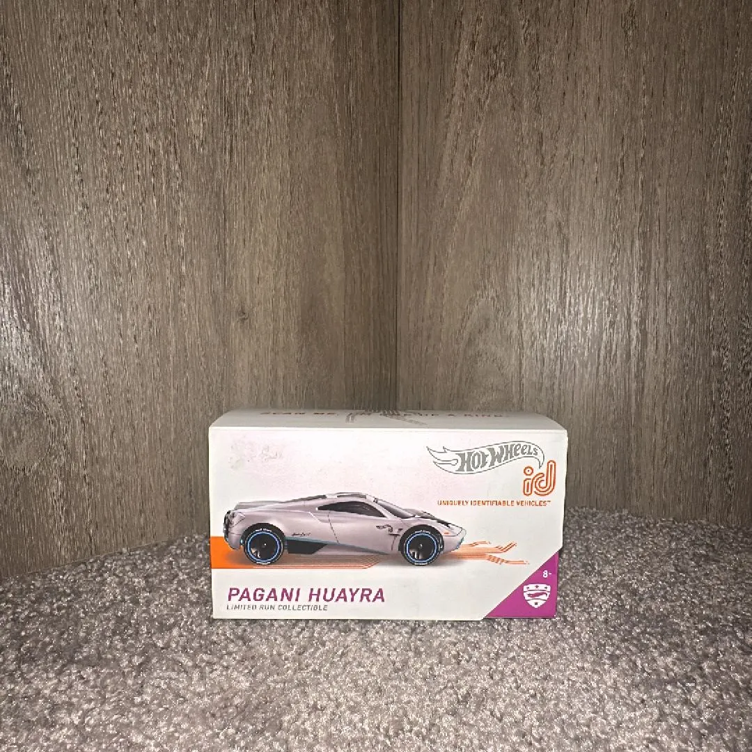 Product image for Hotwheels Pagani Huayra ID