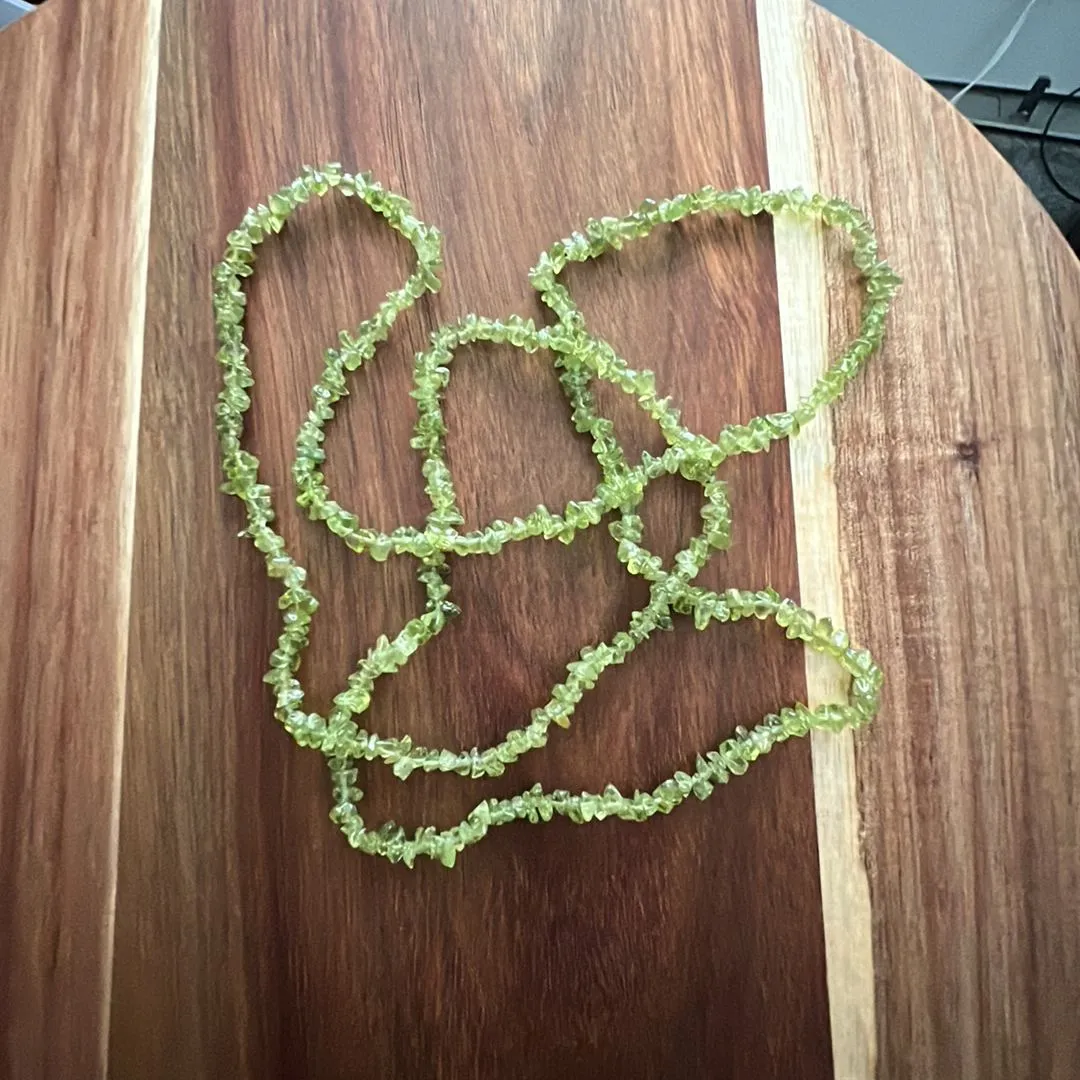 Product image for Green stone chip bead necklace