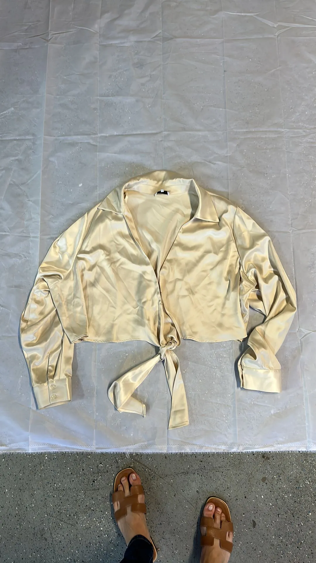 Product image for Satin tie front crop top size 4 FTFlab