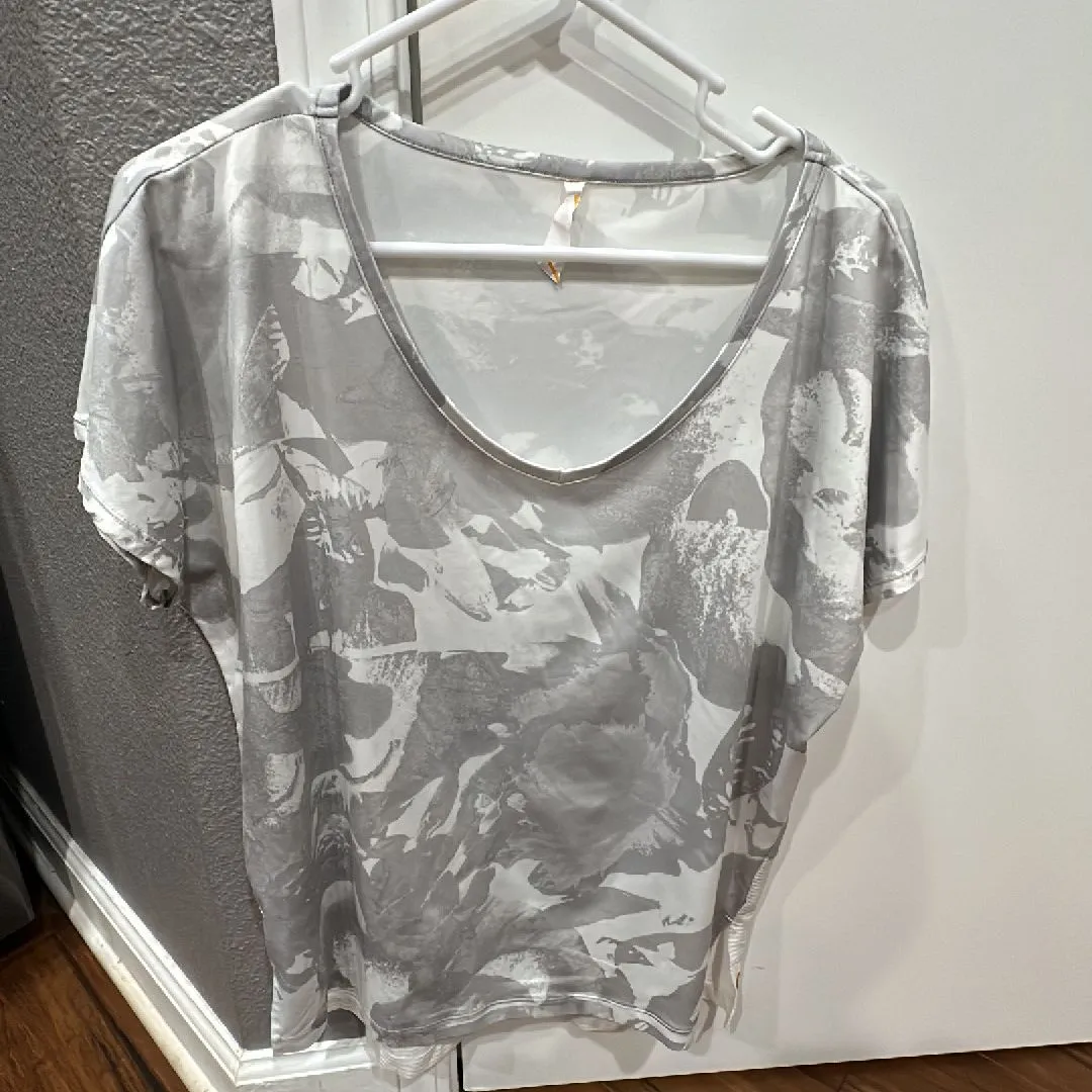 Product image for 042. Lucy Tshirt