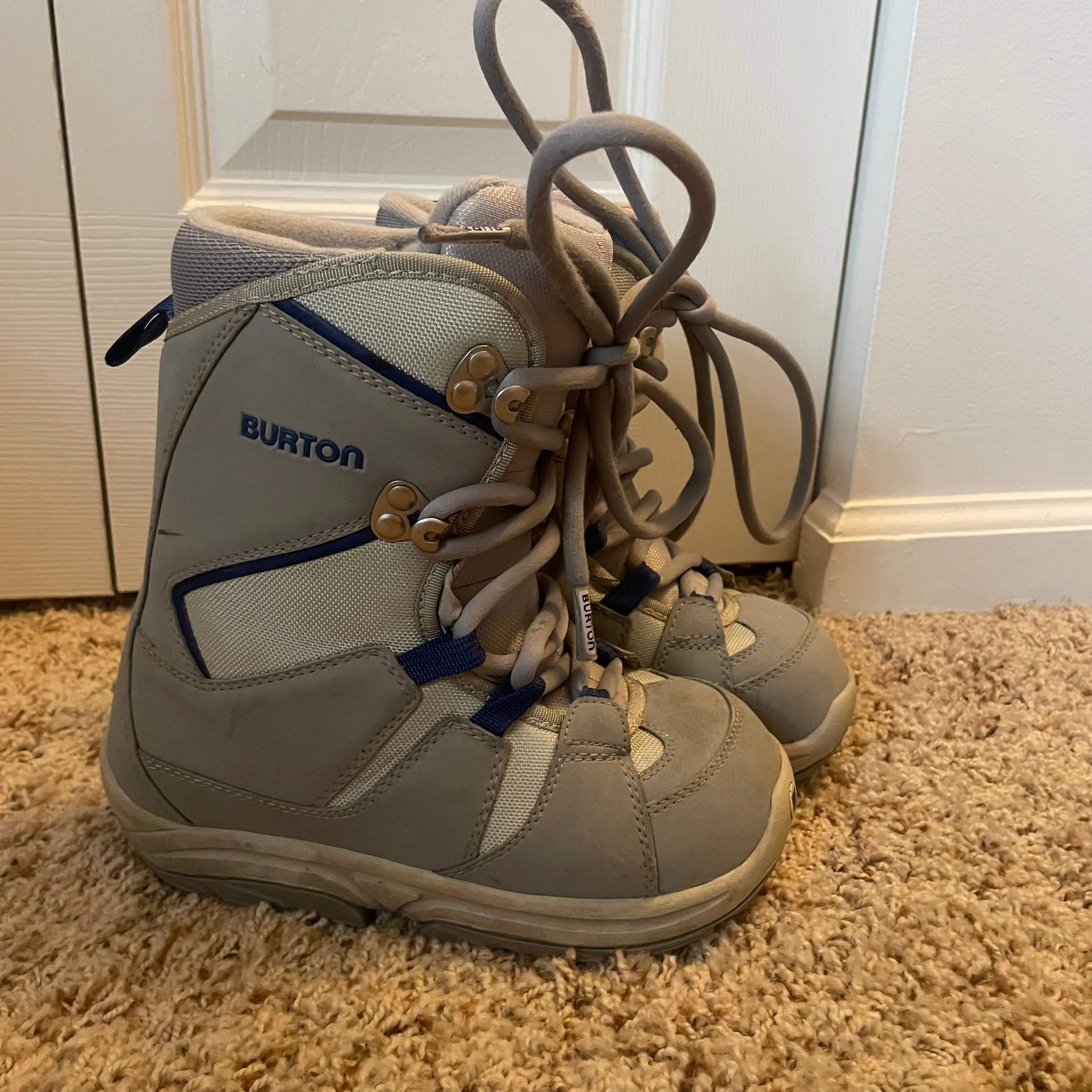 Product image for Burton Snowboard Boots Kids size 3