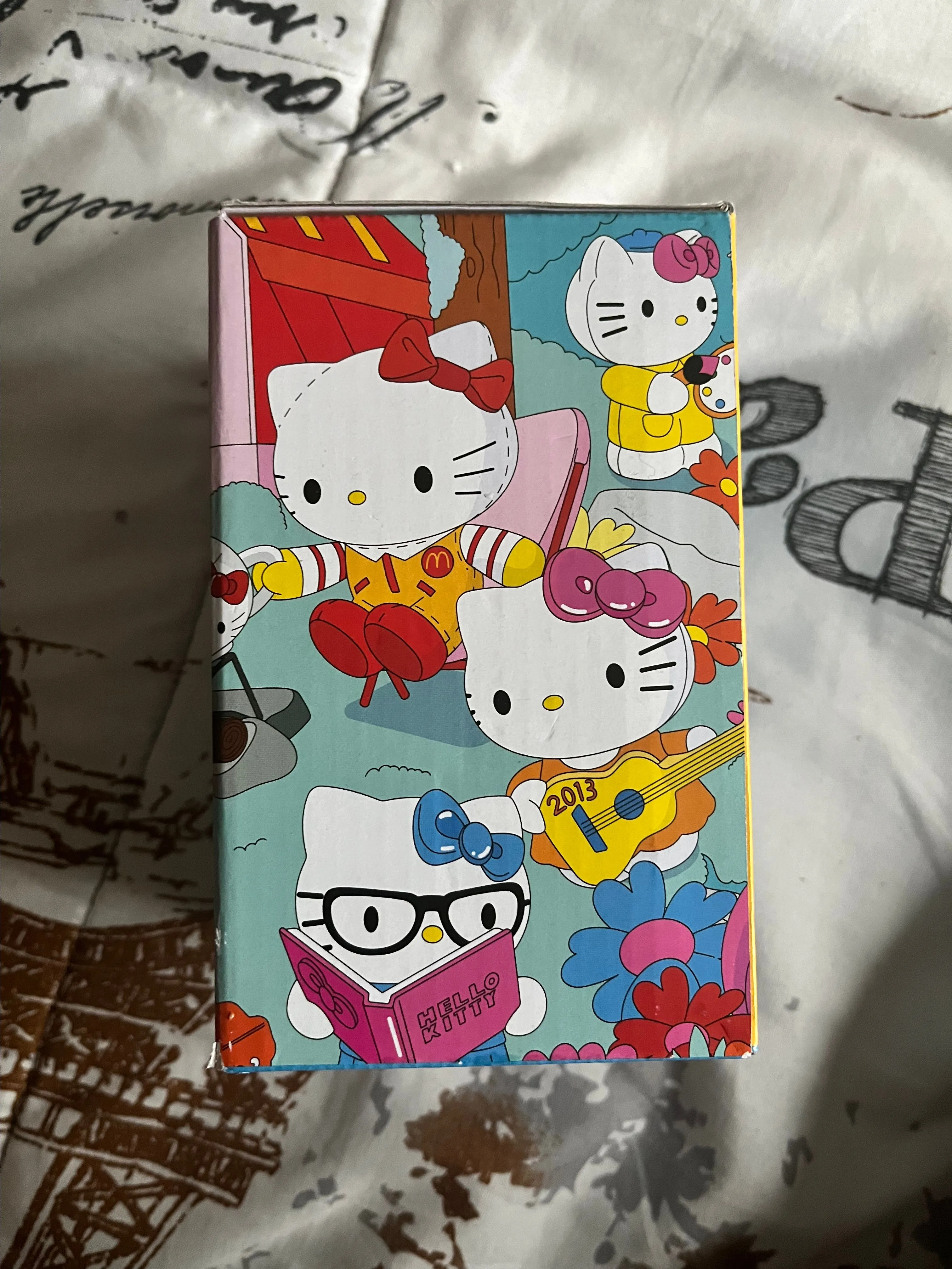 Product image for Hello kitty/Snoopy mcdonalds Canada version collectors cup