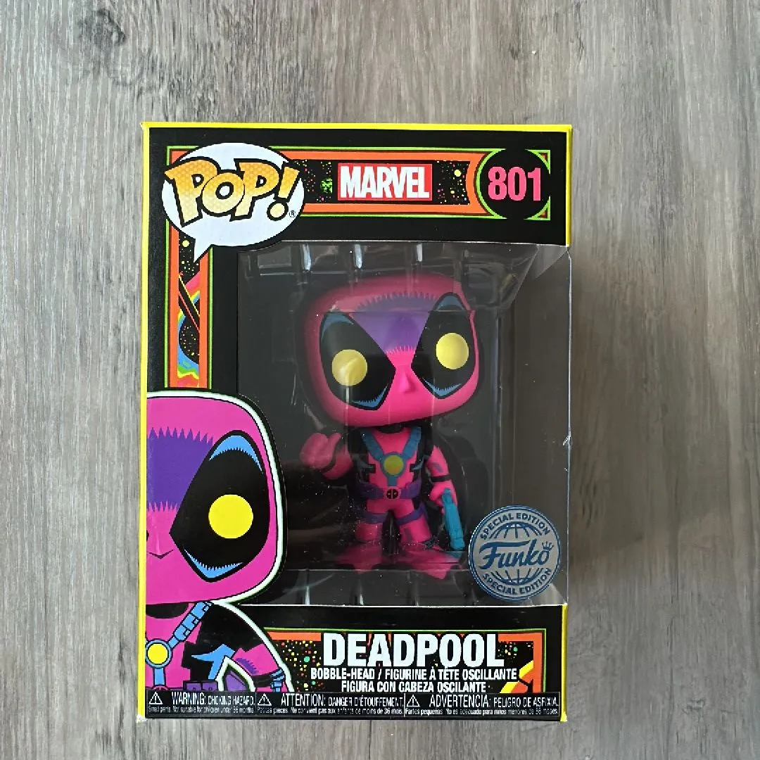 Product image for Deadpool (BlackLight)