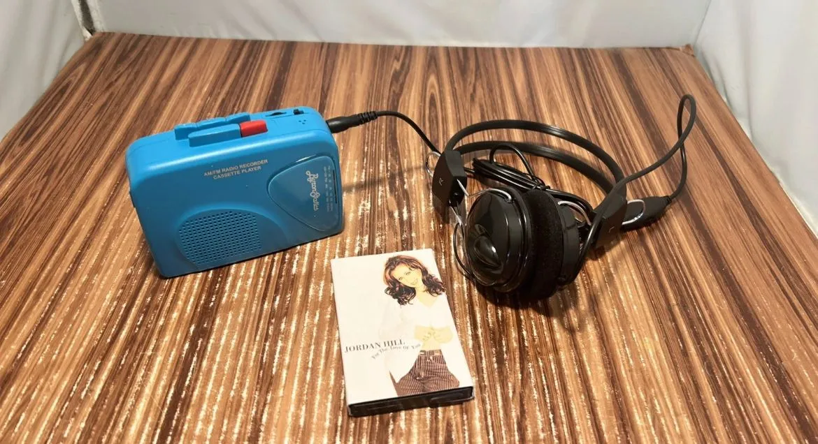 Product image for Portable Byron Statics Walkman AM/FM Radio Recorder Cassette Player KCS-315 Blue