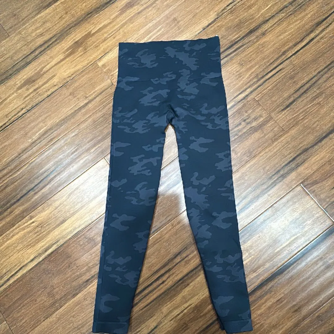Product image for Spanx size medium