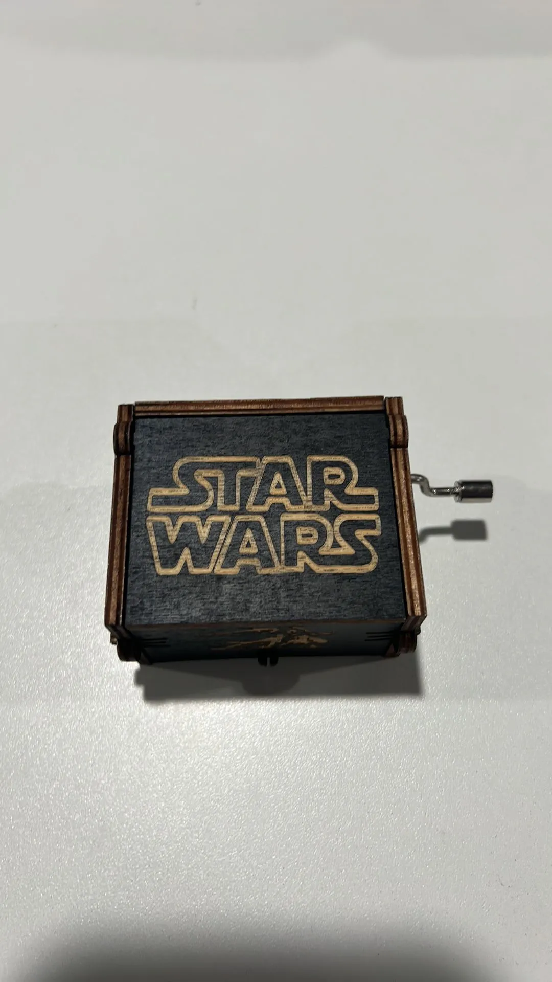 Product image for Star Wars music box.  Great gift 🎁