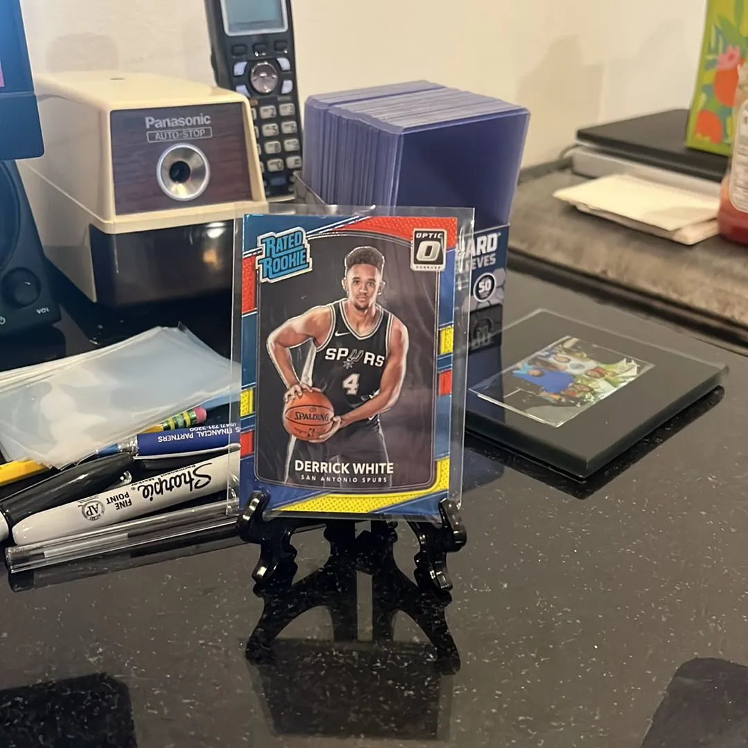 Product image for Derrick White Red Yellow Rated Rookie #172