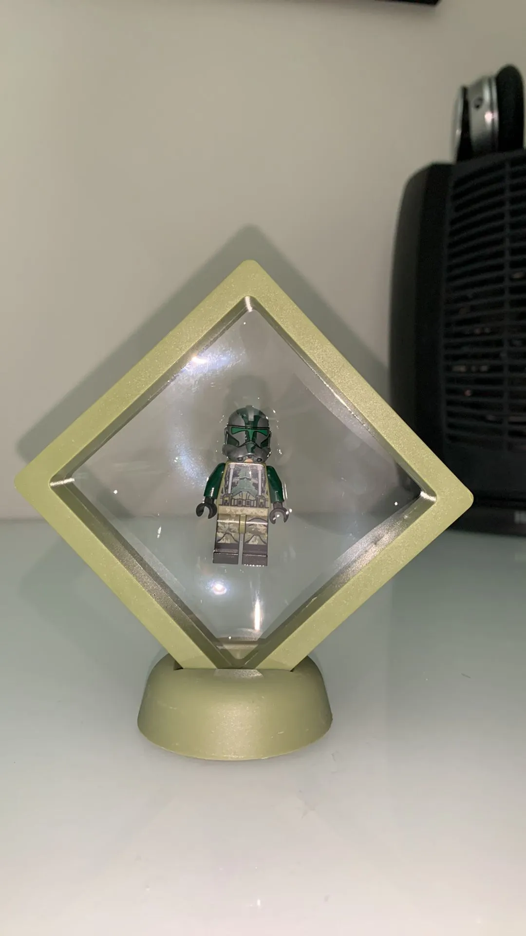 Product image for Green minifigure case 💚
