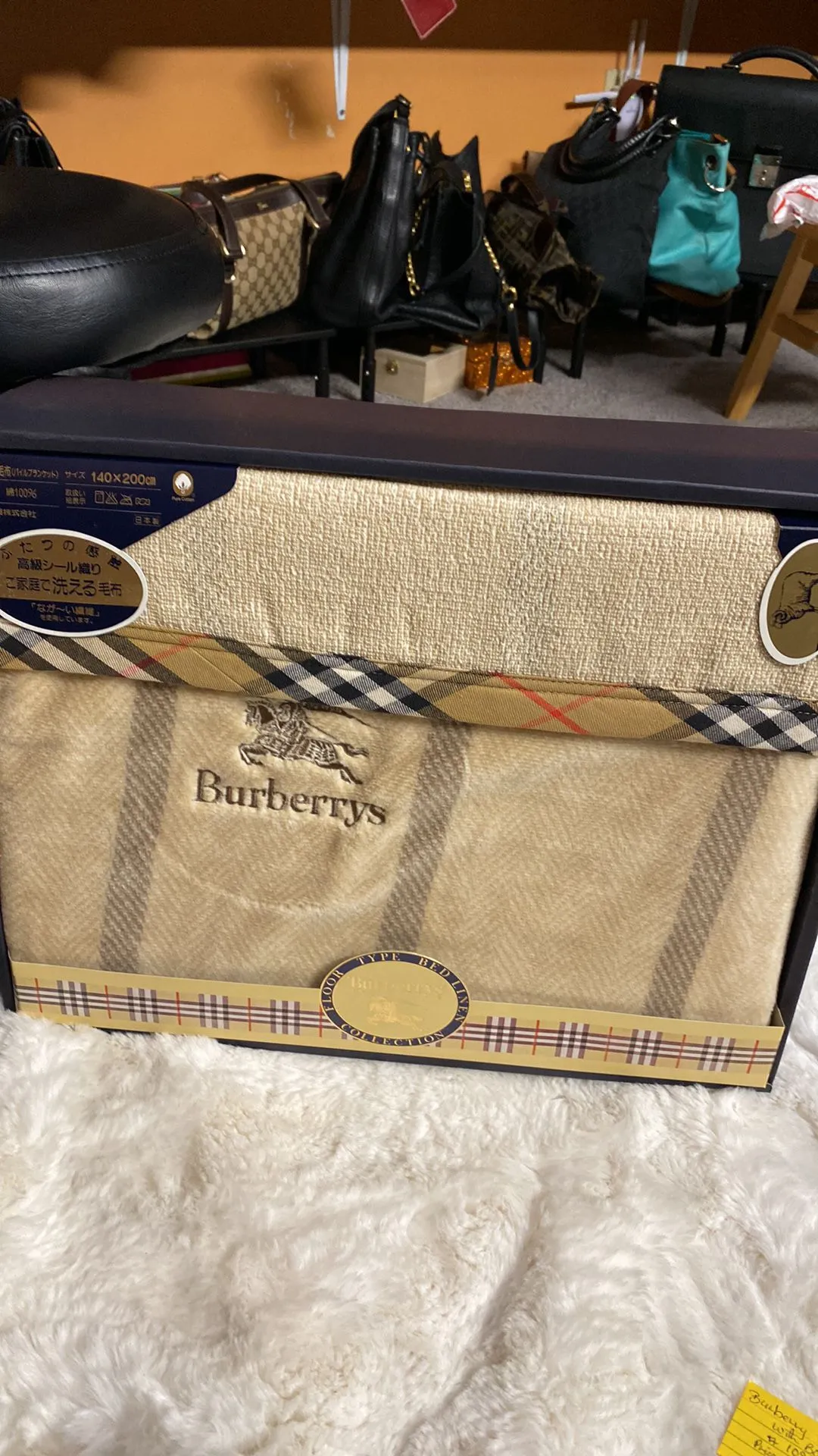 Product image for 18 Burberry blanket king sz