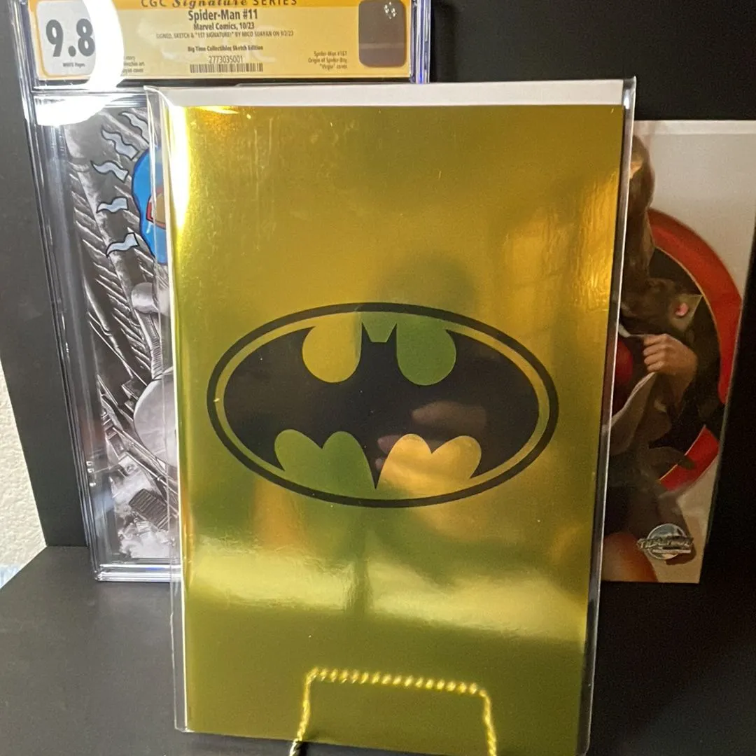 Product image for Batman 135 gold foil