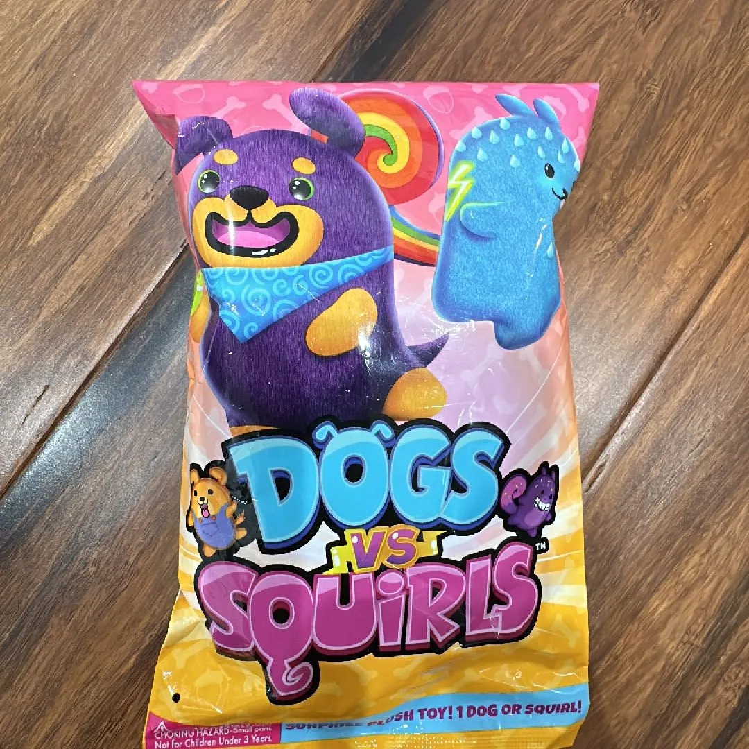 Product image for Dogs vs squirls