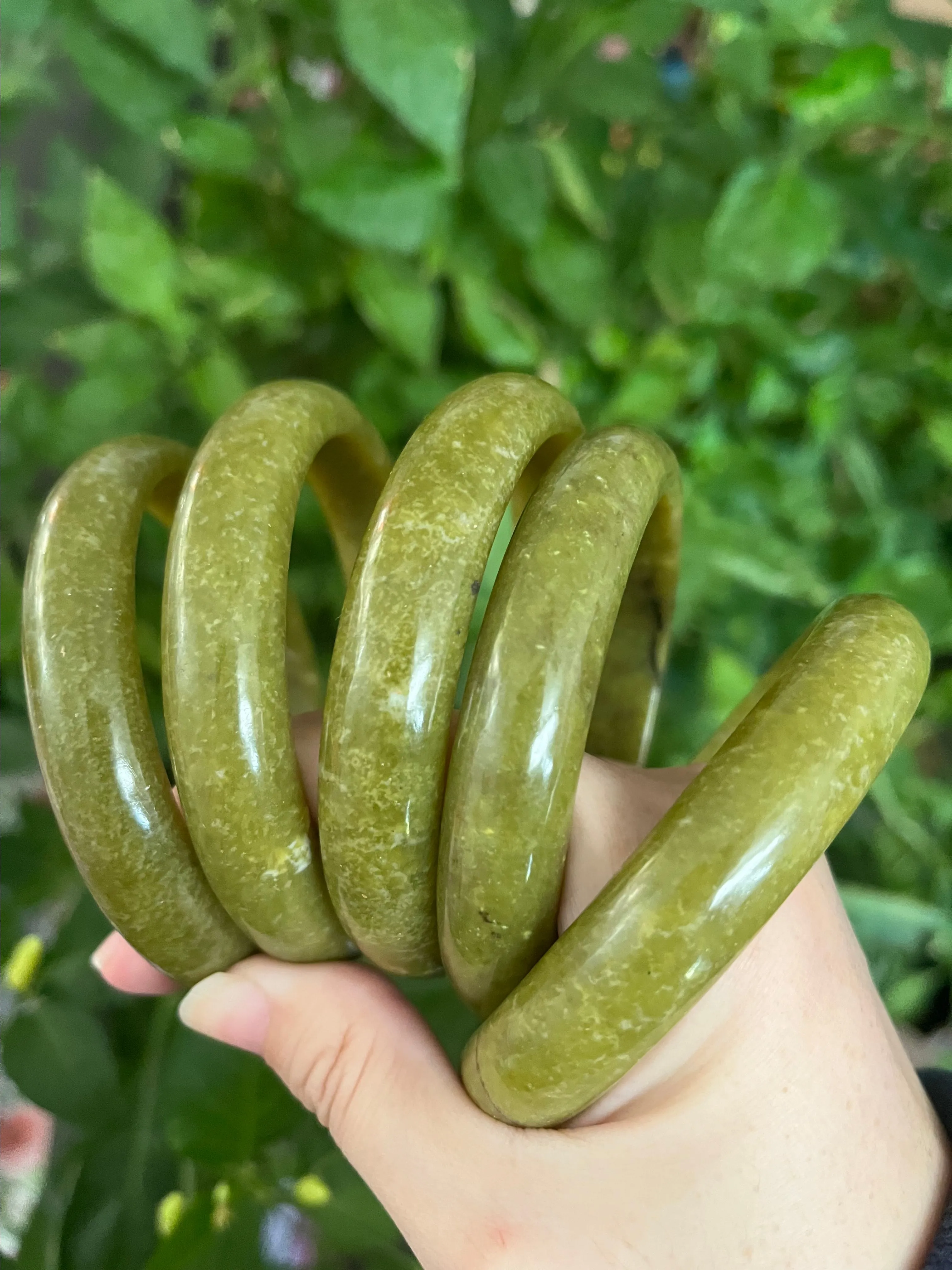 Product image for olive color XIU YAN JADE bangle